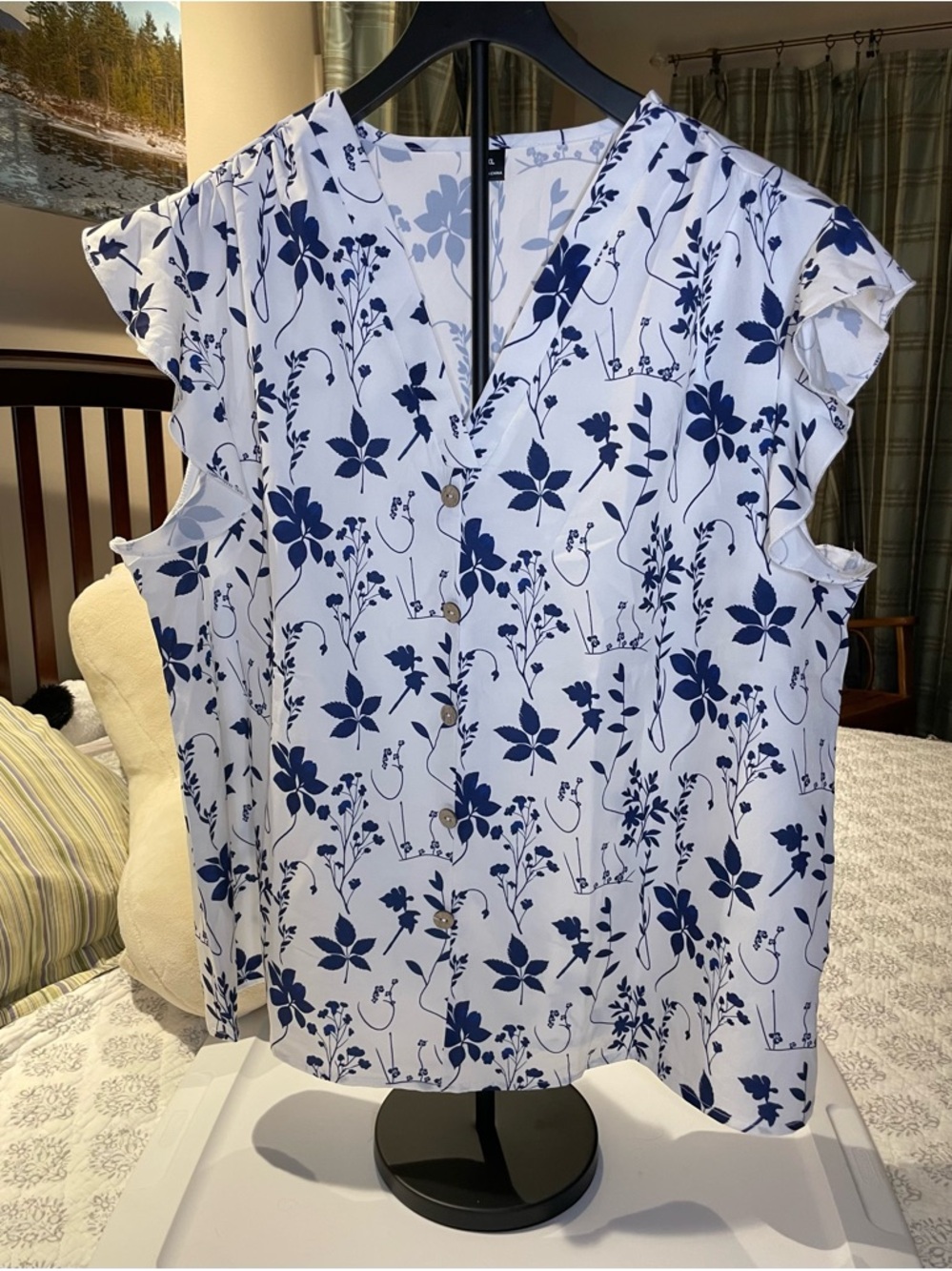 Women's Blue Floral Button-Front V-Neck Top